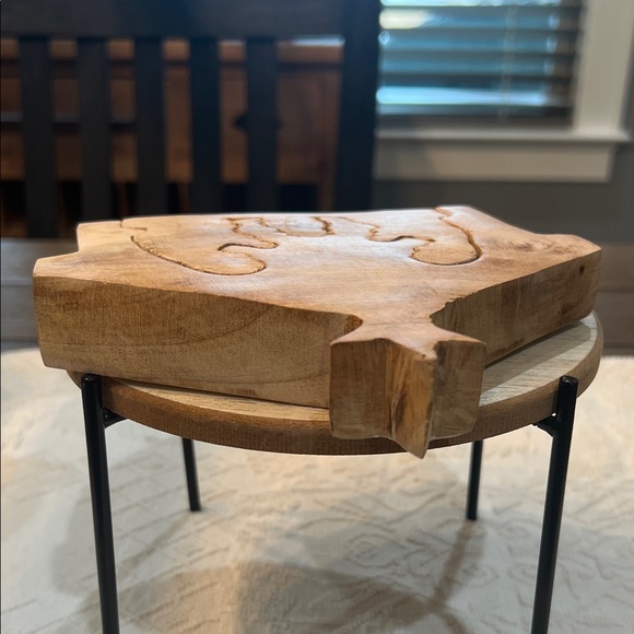 Enamel and Wood 3D Nativity Scene Decor - Picture 4 of 6